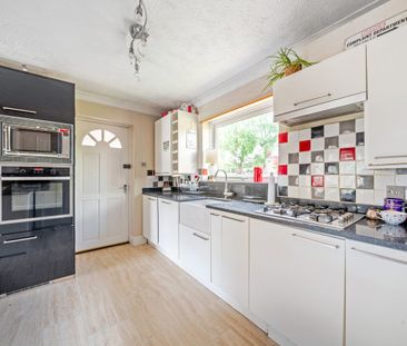 4 bedroom detached house to rent - Photo 5