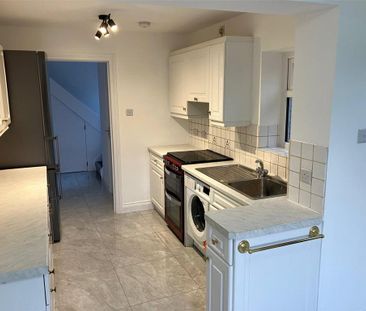 4 bedroom semi-detached house to rent - Photo 6