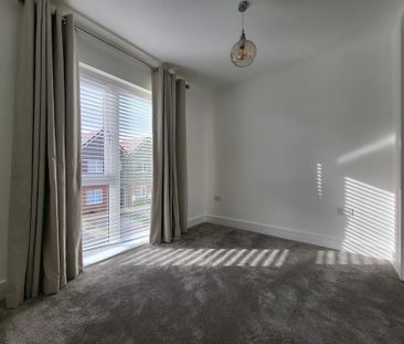 3 bedroom semi-detached to let - Photo 4