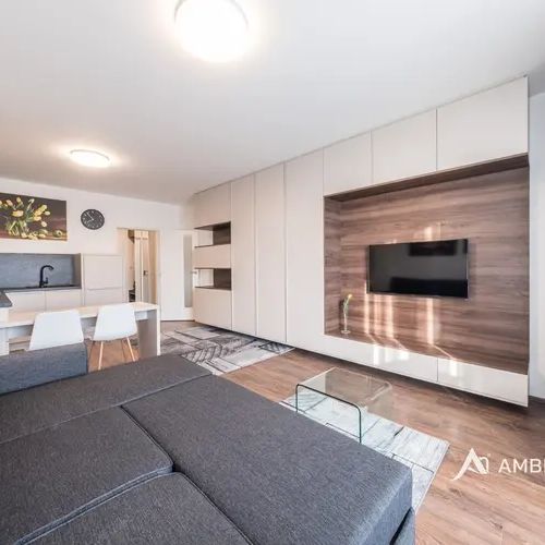 Pronájem zařízeného bytu 1+kk s balkónem a garážovým stáním – Brno - Photo 1