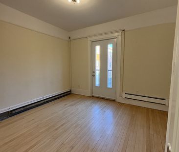 341 Elgin Street - B - Photo 4