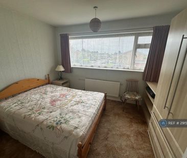 3 bedroom semi-detached house to rent - Photo 4