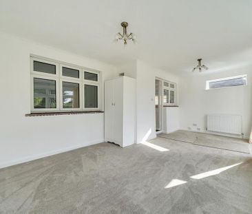 2 bedroom bungalow to rent - Photo 3
