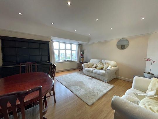 3 bedroom flat to rent - Photo 1