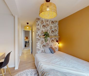 SAINTE CLAIRE S Roommate 3 Bedrooms at Clermont Ferrand - Photo 1