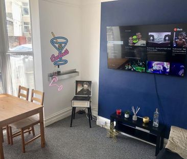 6 bedroom house to rent - Photo 1