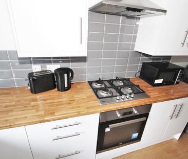 1 bedroom in a house share to rent - Photo 4