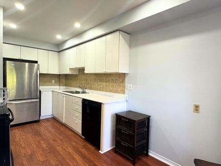 For Lease - 2215 Cleaver Avenue Unit# 22, Burlington, Ontario - Photo 4