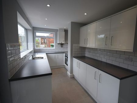 Semi-detached house to rent on - Photo 5