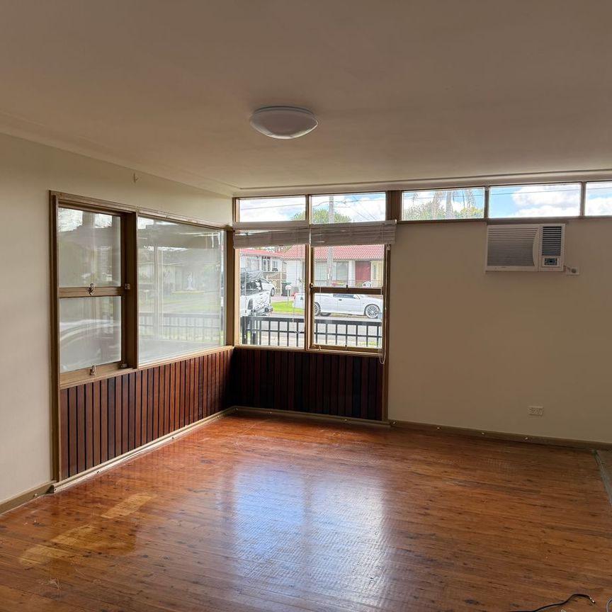 3 Bedrooms house Freshly Painted - Photo 1