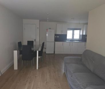 4 bedroom flat to rent - Photo 2
