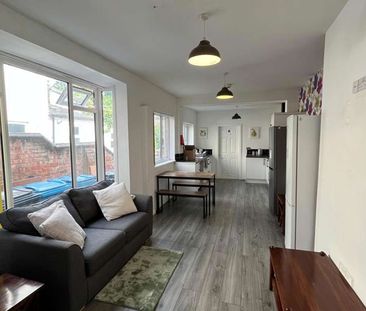 🏡 Traditional HMO Living at 74 Mayfield Street, Hull Room 6 - Doubl... - Photo 2