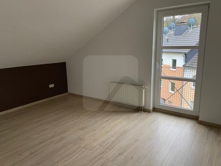Lüdenscheid: Moderne 3-Zimmer-Dachgeschoss-Wohnung mit kleinem Balkon - Photo 2
