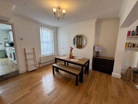 2 bedroom terraced house to rent - Photo 4