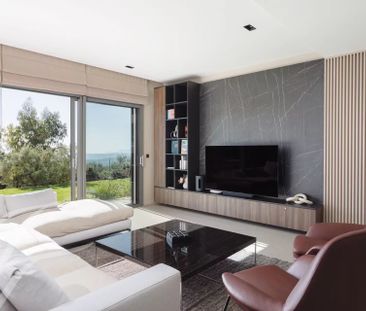 Villa à louer Tourrettes Sur Loup, Cote d'Azur, France8 000 EUR / Mois - Photo 1