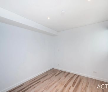 Contemporary Apartment within walking distance to shops, cinema, re... - Photo 3