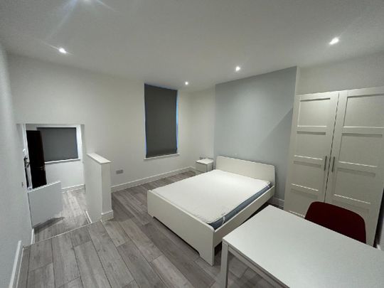 Studio Flat, Mountview Road, N4 - Photo 1