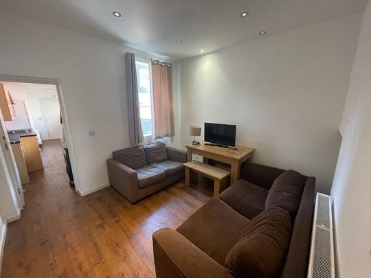 4 bedroom terraced house to rent - Photo 1