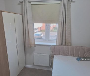 1 bedroom in a house share to rent - Photo 2