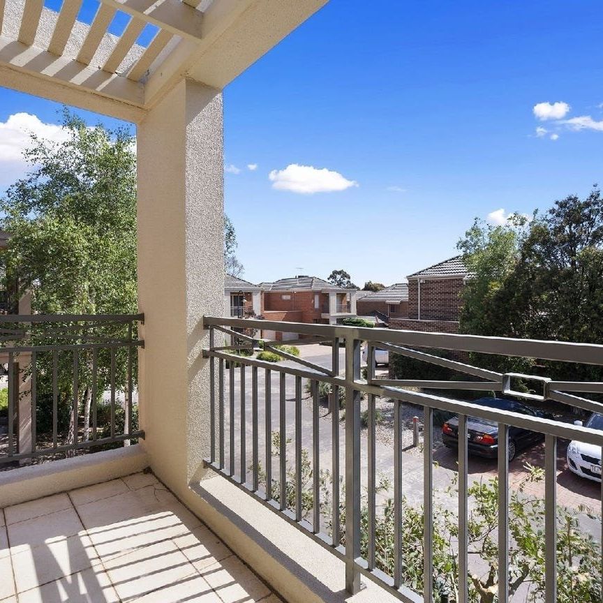 3 Longleaf Grove, Mitcham - Photo 1
