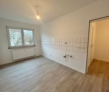 Schöne Etagenwohnung mit Balkon - WBS erforderlich - Photo 1