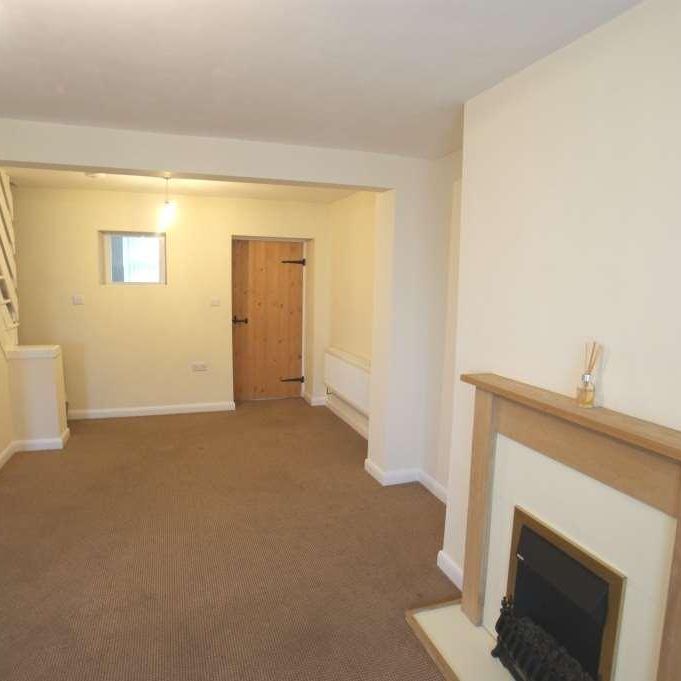 2 bedroom end of terrace house to rent - Photo 1
