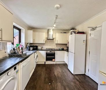 1 bedroom in a house share to rent - Photo 5