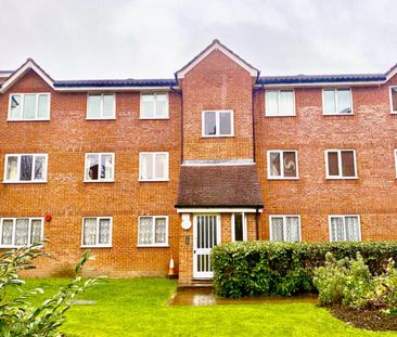 Ground Floor Flat 2 Bedroom Flat at , Courtland Close, Watford, WD2... - Photo 5