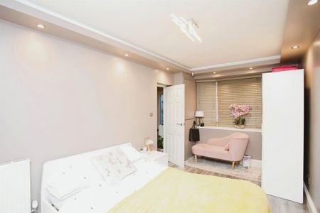 Woodfield Road, Talbot Green, PONTYCLUN - Photo 4