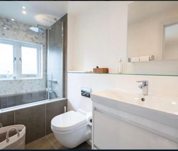 4 bedroom terraced house to rent - Photo 2