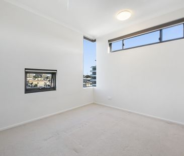 28/171 Scarborough Street, Southport QLD 4215 - Apartment For Rent ... - Photo 4