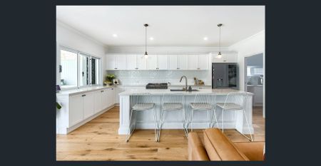 Luxury Family Living in the Heart of the Padua Precinct! - Photo 4