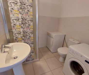 Location Appartement 1 pièce 38m² NICE 06000 - Photo 2