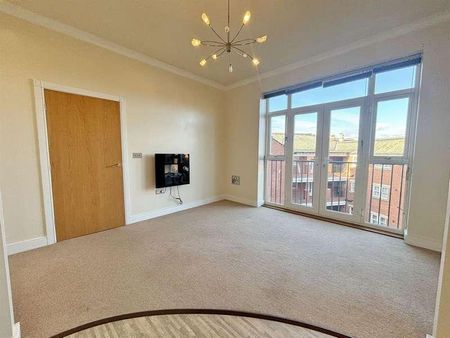 Olivers View, Prince Of Wales Terrace, Scarborough, YO11 - Photo 2