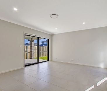 Stunning Contemporary Design - Photo 1