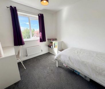 3 Bedroom Detached To Let - Photo 5