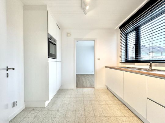 GERENOVEERDE WONING MET TUIN & GARAGE - Photo 1