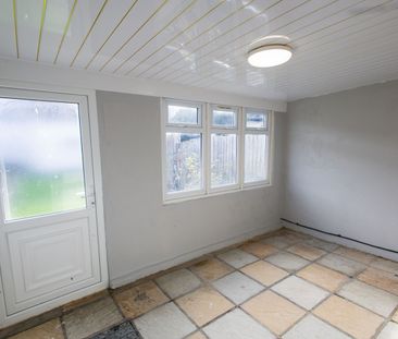 5 Bed Terraced House, Henley Road, IG1 - Photo 2