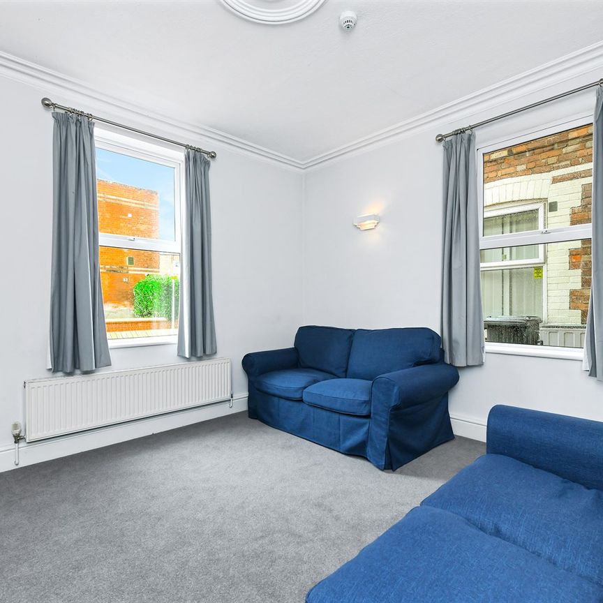 Bridge Grove, NG2 - Photo 1