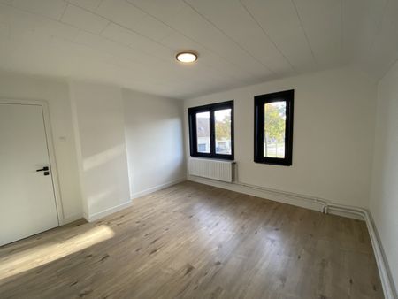 Prachtig opgeknapte en instapklare woning met tuin - Photo 3