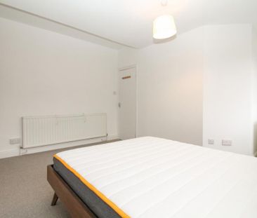 1 bedroom in a house share to rent - Photo 6