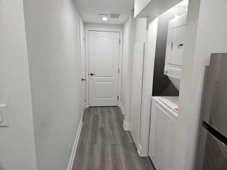 For Lease - 3910 Skyview Street, Mississauga, Ontario - Photo 2