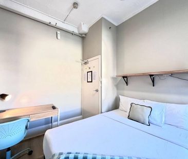 Room for Rent in the Heart of Oxford Street - Photo 4