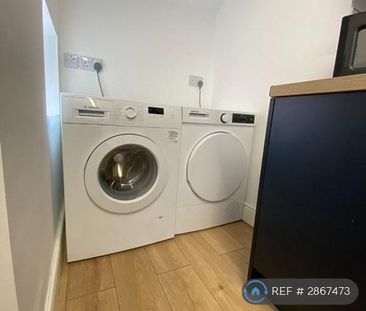 1 bedroom in a house share to rent - Photo 6