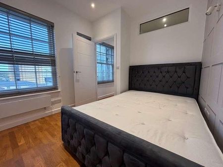 Clarence Street, Staines-upon-thames, Surrey, TW18 - Photo 3