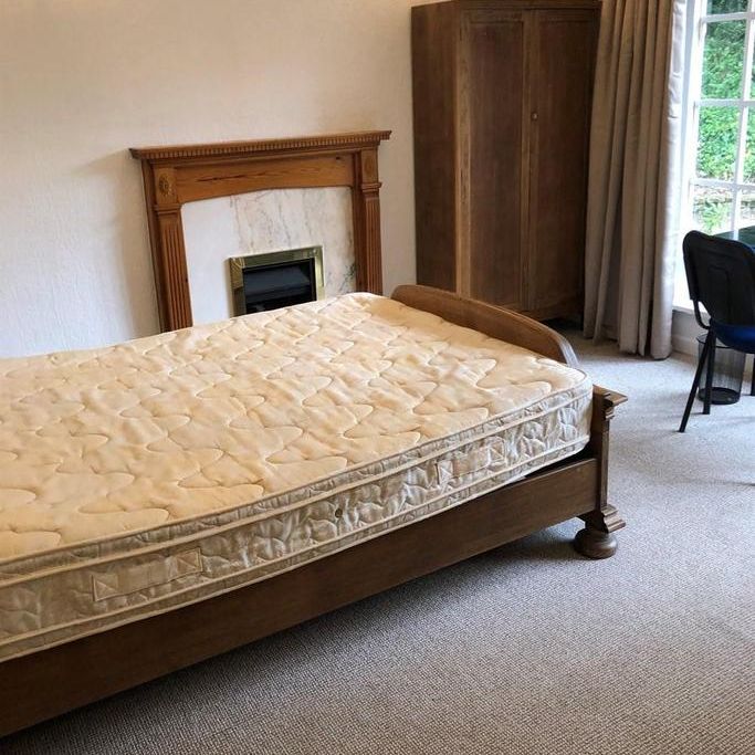 1 bedroom in a house share to rent - Photo 1