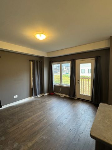 For Lease - 25 Mclaughlin Street, Welland, Ontario - Photo 4