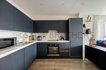 4 Frank Searle Passage , E17 6BL - Photo 5