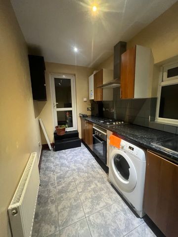 1 Bed Flat, Knights Hill, SE27 - Photo 3