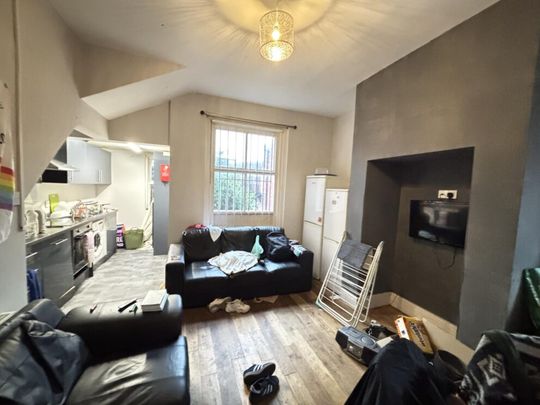 8 Bennett Road, Leeds, LS6 3HN - Photo 1